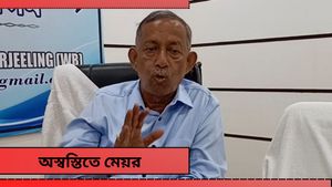 Lok Sabha Election 2024: এখনই বন্ধ করুন! বিজেপি বিধায়কের অভিযোগে মেয়রের অনুষ্ঠান বন্ধ করল কমিশন 