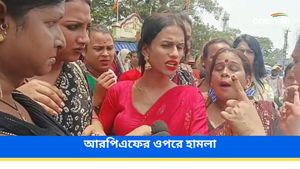 বর্ধমানে আরপিএফের ওপরে হামলা! তৃতীয় লিঙ্গের মানুষজন নিলেন মমতা বন্দ্যোপাধ্যায়ের নাম 