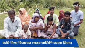 বাজার, দোকান করা বন্ধ, মালদহে সালিশি সভায় দলের কর্মীকে সমাজচ্যুত করল তৃণমূল নেতা