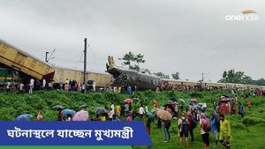 Train Accident: কেবল কি মালগাড়ির চালকের ভুলেই এতগুলো প্রাণ গেল? সুরক্ষা 'কবচ' ছিল না, মানল রেলবোর্ড 