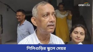 ফ্যান হাতে স্কুলে ঢুকলেন শিলিগুড়ির মেয়র গৌতম দেব 