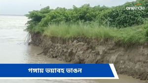 মানিকচকে গঙ্গায় ভয়াবহ ভাঙন, এবার বাসিন্দারাই উদ্যোগী জমি-বাড়ি বাঁচাতে? 