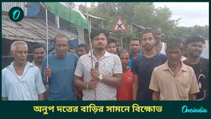নাম জড়িয়েছে আরজি কর কাণ্ডে, বালুরঘাটে কলকাতা পুলিশের ASI অনুপ দত্তের বাড়ির সামনে বিক্ষোভ
