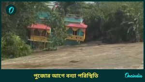 Flood Situation: পুজোর মুখে বন্যার আশঙ্কা, পূর্ব মেদিনীপুরে প্লাবিত একাধিক গ্রাম