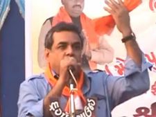 પરેશ રાવલના કોંગ્રેસ પર ચાબખા, જુઓ વીડિયો