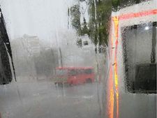 ગુજરાતમાં પવન સાથે ઠેર ઠેર વરસાદના ઝાપટા