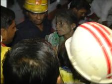 માટી ધસી પડતા એક મહિલા મજૂરની મોત, 5 ઘાયલ