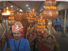 Video : સુરતના ખોડલધામના મટકી ગરબા જુઓ અહીં