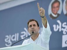સુરત: NTMમાં રાહુલના આગમન પહેલાં કોંગ્રેસ-BJP કાર્યકર્તાઓ વચ્ચે ઘર્ષણ 