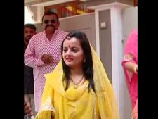 લગ્ન કરતા પહેલા નિભાવી પવિત્ર મતદાન કરવાની ફરજ 