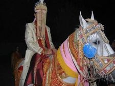 રાજકોટની જાન પહોંચી કમિશ્નર કચેરી,  કારણ છે રાજકીય