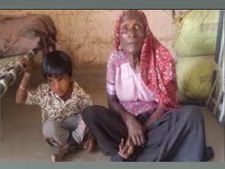 પાકિસ્તાની જેલમાં બંધ માછીમારની માતા બોલી - બંને દેશોના સંબંધો સારા થાય, મારો પુત્ર પાછો આવે 