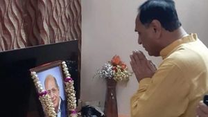 સમય પર એમ્બ્યુલન્સ ન પહોંચતા ગુજરાતના CM  વિજય રુપાણીના પિતરાઈ ભાઈનુ મોત