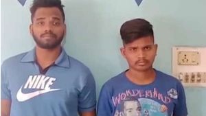 વડોદરાઃ પોલિસની PCR વાનમાં ટિકટોક વીડિયો બનાવનાર બે યુવકોની ધરપકડ