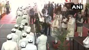 PM મોદીએ દાંડીયાત્રાને પ્રસ્થાન કરાવી આઝાદીના અમૃત મહોત્સવની ઉજવણીનો પ્રારંભ કરાવ્યો