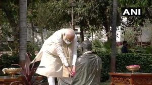 ગાંધી આશ્રમ રિડેવલપમેન્ટ યોજનાને ગાંધીજીના પ્રપૌત્ર તુષાર ગાંધીએ ગુજરાત હાઈકોર્ટમાં પડકારી!