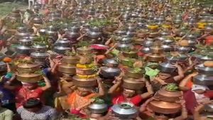 અમદાવાદના સાણંદમાં ધાર્મિક સમારોહમાં હજારો લોકો થયા એકઠા, પોલીસે કરી કડક કાર્યવાહી