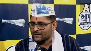 AAP ની હાર્દિક પટેલને ઓફર, કોંગ્રેસ પસંદ નથી તો આમ આદમી પાર્ટીમાં આવી જાય!