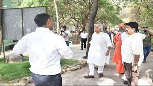 સંસદીય સમિતિએ સક્કરબાગ ઝૂની મુલાકાત લીધી