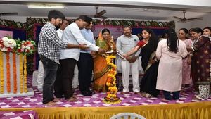 સાવલીના ભીમનાથ મહાદેવ મંદિર હોલ ખાતે નારી સંમેલન યોજાયુ!