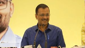 Gujarat Election: ગુજરાત ચૂંટણી માટે આપ નેતા અરવિંદ કેજરીવાલે કાગળમાં શું લખી દીધી ભવિષ્યવાણી?