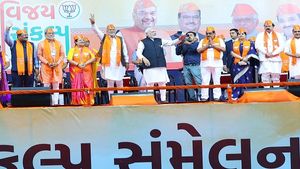 તુષ્ટીકરણનું રાજકારણ કરવા વાળી રાજકીય પાર્ટી ગુજરાતને આંતકવાદથી સુરક્ષીત  ન રાખી શકે.: નરેન્દ્રભાઇ મોદી