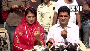Gujarat Election: AAPના CM પદના ઉમેદવાર ઈશુદાન ગઢવીનો દાવો, 100 બેઠકો સાથે સરકાર બનાવીશુ