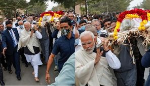 અનંત યાત્રાએ માતા હિરાબા, પીએમ મોદીએ કાંધ આપી, જુઓ ફોટો