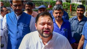 Tejashwi Yadav Defamation case : તેજસ્વી યાદવ પર ગુજરાતીઓનું અપમાન કરવાનો આરોપ, અમદાવાદની કોર્ટમાં થશે સુનાવણી