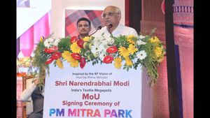 જામનગરના સાધના કોલોની ઇમારત દુર્ઘટનામાં મૃતકોના પરિવારજનો તથા ઇજાગ્રસ્તોને કુલ રૂ.૧૪,૫૦,૦૦૦ની સહાય મંજૂર 