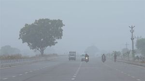 Gujarat Weather: રાજ્યભરમાં ઠંડીનો ચમકારો, અમુક જિલ્લાઓમાં સામાન્ય વરસાદની સંભાવના