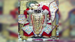 Jamnagar: દિવાળી નિમિત્તે ભગવાન દ્વારાકાધીશ હાટડી દર્શન યોજાયા, આ દિવસે યોજાશે અન્નકૂટ ઉત્સવ