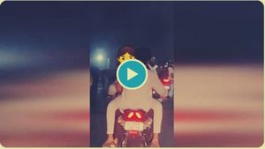 Vadodara: ગર્લફ્રેન્ડને બાઈક પર આગળ બેસાડી યુવકે કર્યા સ્ટંટ, જુઓ વીડિયો વાયરલ