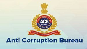 Ahmedabad: અમદાવાદના ઉમા શિક્ષણ તીર્થના લાંચ કેસમાં ACBના હાથે 2 ઝડપાયા