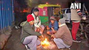 Gujarat Weather: રાજ્યમાં ઠંડીનો ચમકારો, નલિયામાં પારો 11 ડિગ્રી, માવઠાની પણ આગાહી