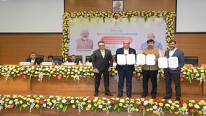 Ahmedabad: એસ્સાર કરશે રૂપિયા 55,000 કરોડનું રોકાણ, ગુજરાત સરકાર સાથે કર્યા 3 MOU