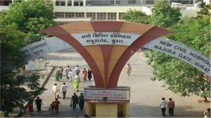Surat: વેસુમાં ગેસ લીકની ઘટના, 11 લોકો પડ્યા બિમાર
