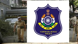 Vadodara: વડોદરા પોલીસની સરાહનીય કામગીરી, વેલ્ફેર કમિટીને સોંપ્યા 39 બાળ ભિખારીઓ