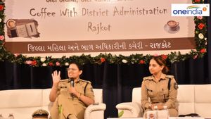 રાજકોટમાં કોફી વિથ ડીસ્ટ્રીક્ટ એડમિનિસ્ટ્રેશનનો કાર્યક્રમ યોજાયો, 250થી વધુ વિદ્યાર્થિનીઓએ ભાગ