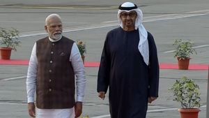 PM મોદીએ વાઈબ્રન્ટ ગુજરાત સમિટ પહેલા અમદાવાદમાં UAEના રાષ્ટ્રપતિ સાથે રોડ શો યોજ્યો