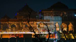 સુરતના હીરા વેપારીએ અયોધ્યા રામ મંદિર માટે 101 કિલો સોનાનું દાન કર્યું 