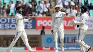 IND vs ENG : રવિન્દ્ર જાડેજાએ ઘરેલુ મેદાન પર ઇતિહાસ રચ્યો, આવુ કરનારો માત્ર પાંચમો ખેલાડી બન્યો