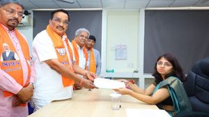 નવસારી લોકસભા બેઠક પરથી સીઆર પાટીલે નોંધાવી ઉમેદવારી