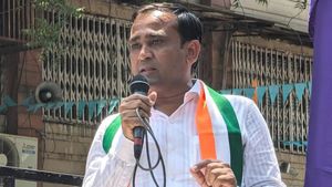 Gujarat Lok Sabha Election : નિલેશ કુંભાણી કોંગ્રેસમાંથી સસ્પેન્ડ, 6 વર્ષનો પ્રતિબંધ મુક્યો