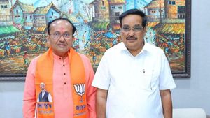Surat Lok Sabha Election 2024:  સુરત સીટ ભાજપે બિનહરીફ જીતી, તમામ ઉમેદવારોએ ફોર્મ પરત ખેંચી લેતા હંગામો