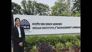 Navya Naveli Nanda: અમિતાભની પૌત્રી નવ્યા નવેલી નંદાને IIM-અમદાવાદમાં મળ્યો પ્રવેશ, બે વર્ષ ભણશે આ કોર્સ