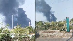 Vadodara: વડાદરા IOCL કોયલી રિફાઇનરીમાં આગની ઘટનામાં મૃત્યુઆંક વધ્યો