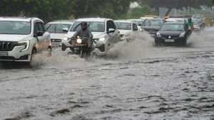 Ahmedabad News: અમદાવાદ શહેરમાં સવારથી વરસાદી માહોલ જામ્યો, અનેક વિસ્તારોમાં ભરાયા પાણી