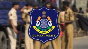 Rajkot : રાજકોટમાં હોટલના રૂમ કલાકના હિસાબે ભાડે નહીં મળે, પોલીસ એક્શનમાં