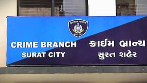 Surat : હાઈકોર્ટના આદેશ બાદ સુરત પોલીસે ગજેરા ભાઈઓ સામે છેતરપિંડીનો કેસ દાખલ કર્યો